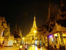 Yangon-Shwedagon 050o