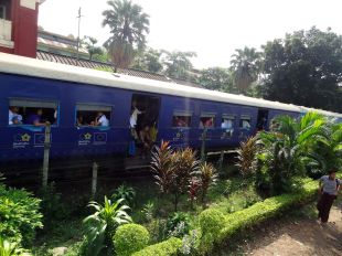 Yangon-Train 019o